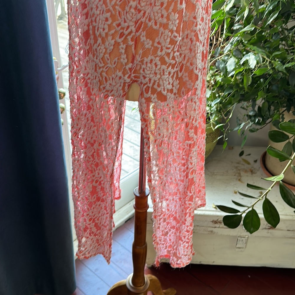 Coral & White Lace LuLaRoe Joy EUC - Picture 8 of 12